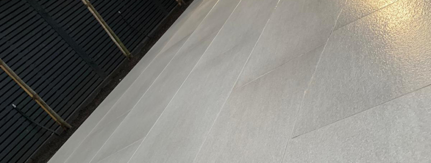 Contemporary patio paving